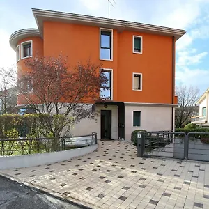 https://round-venice.hotelinveneto.com